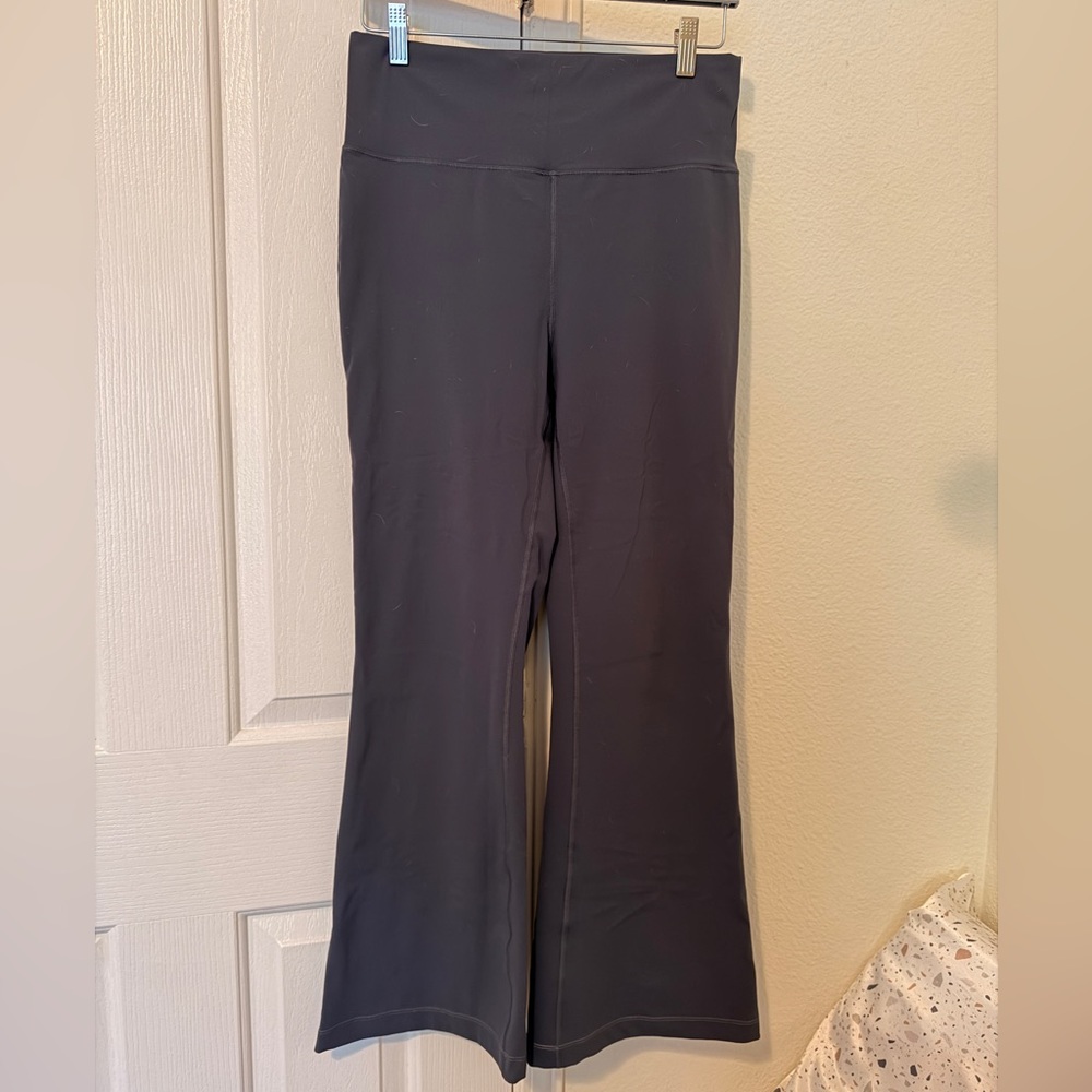 Vuori Women's Gray Leggings